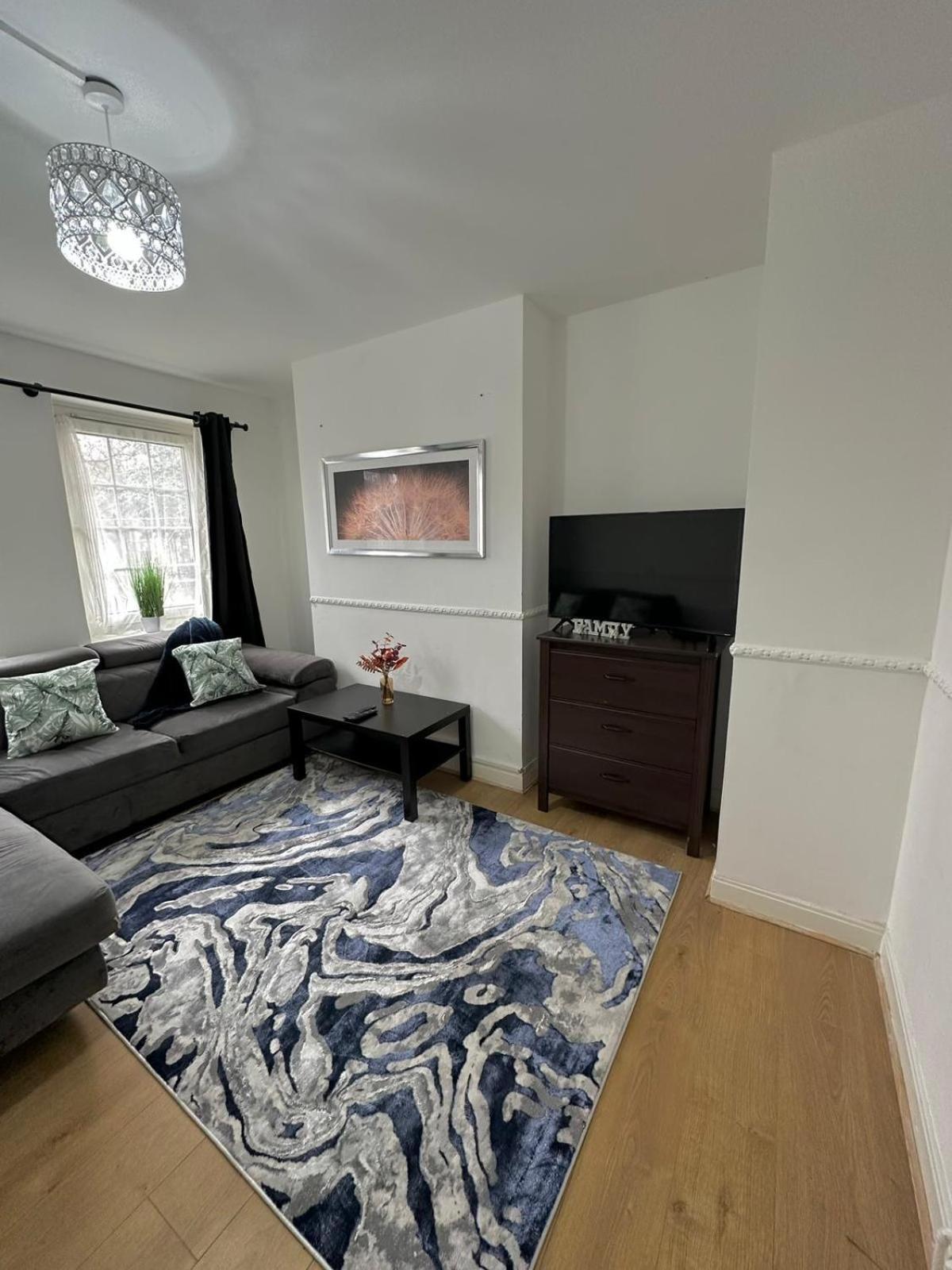2 Bedroom Flat, 2 Minutes Walk To Bethnalgreen Station, Central 伦敦 外观 照片
