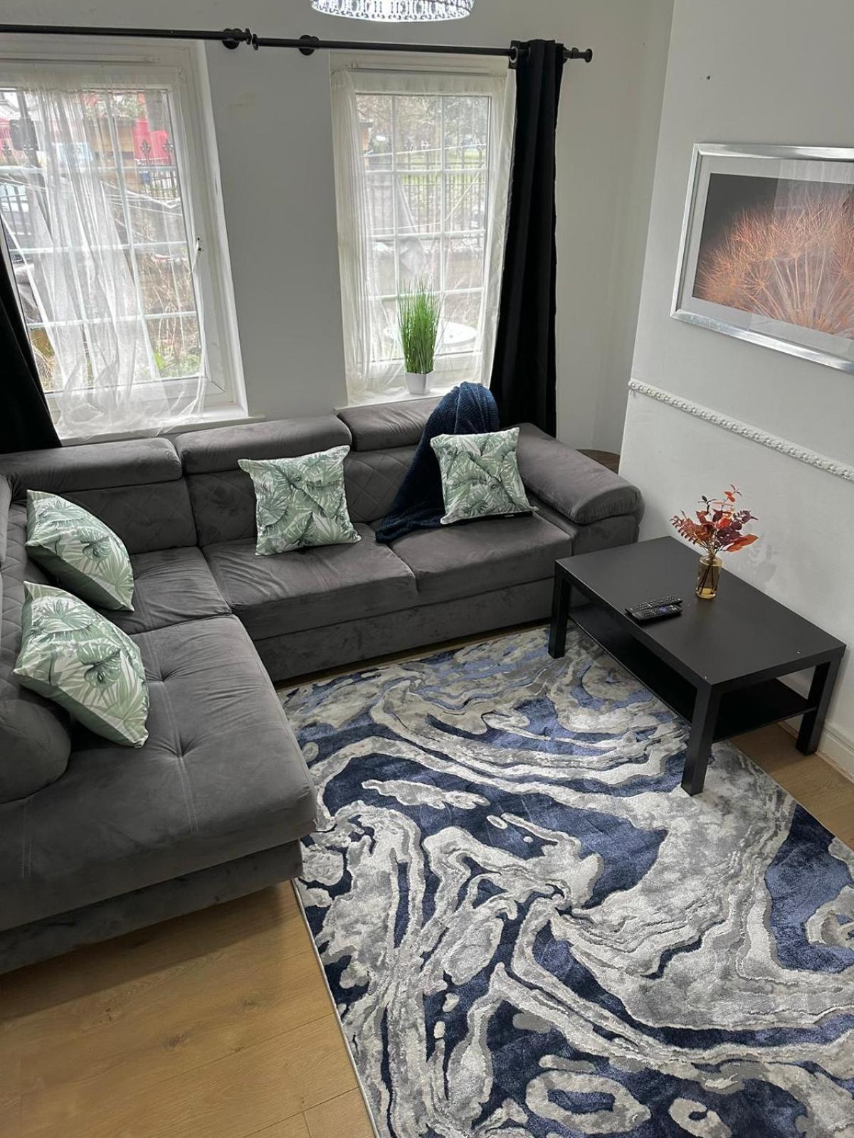 2 Bedroom Flat, 2 Minutes Walk To Bethnalgreen Station, Central 伦敦 外观 照片
