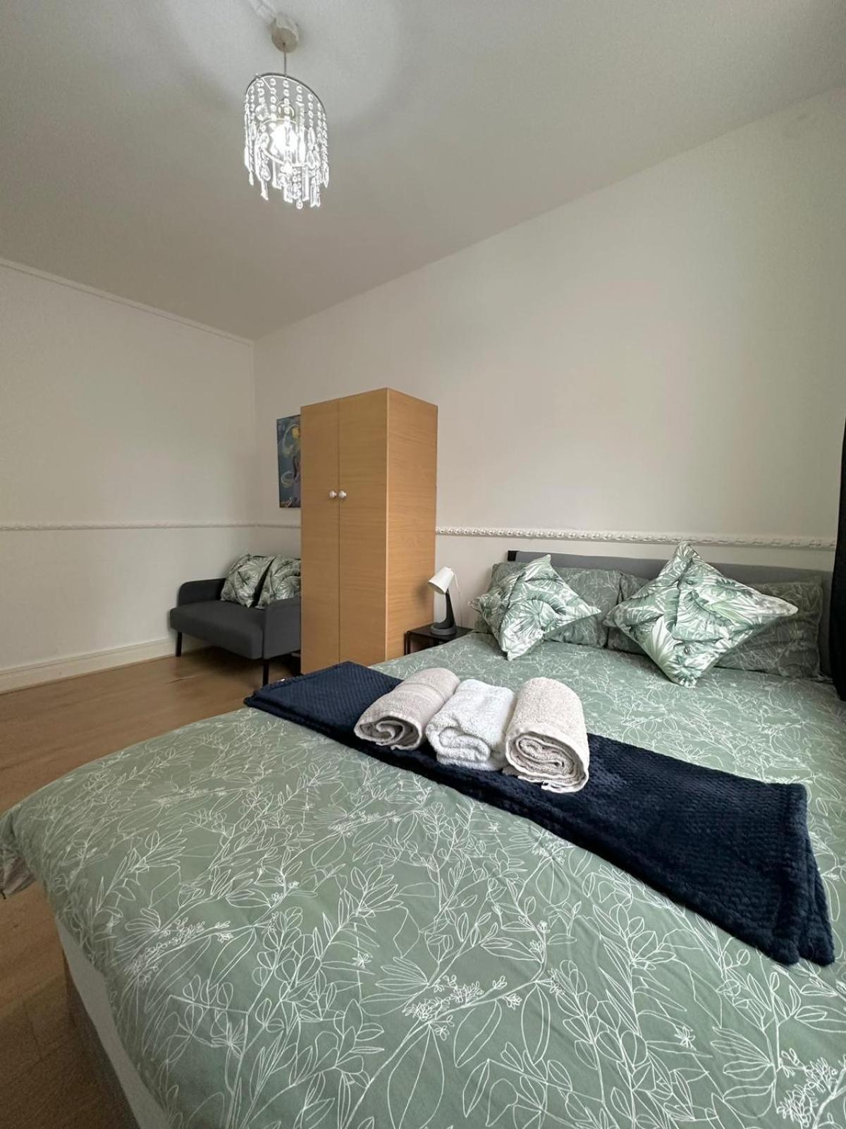2 Bedroom Flat, 2 Minutes Walk To Bethnalgreen Station, Central 伦敦 外观 照片