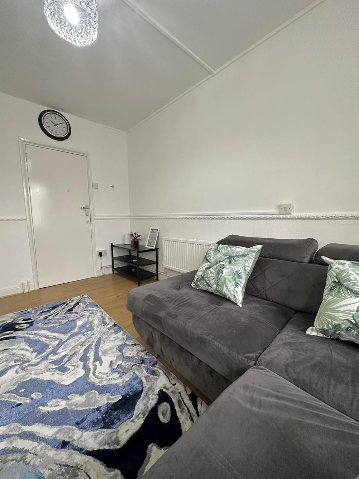 2 Bedroom Flat, 2 Minutes Walk To Bethnalgreen Station, Central 伦敦 外观 照片