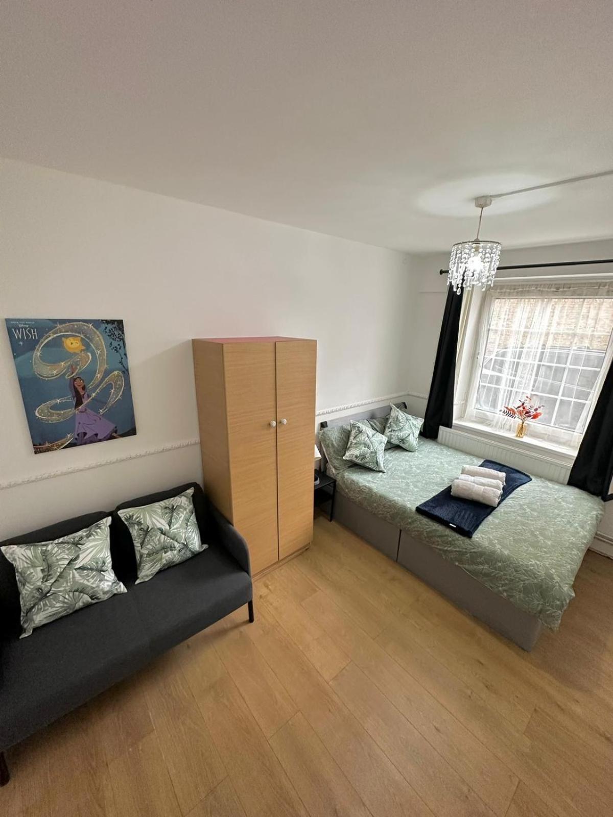 2 Bedroom Flat, 2 Minutes Walk To Bethnalgreen Station, Central 伦敦 外观 照片
